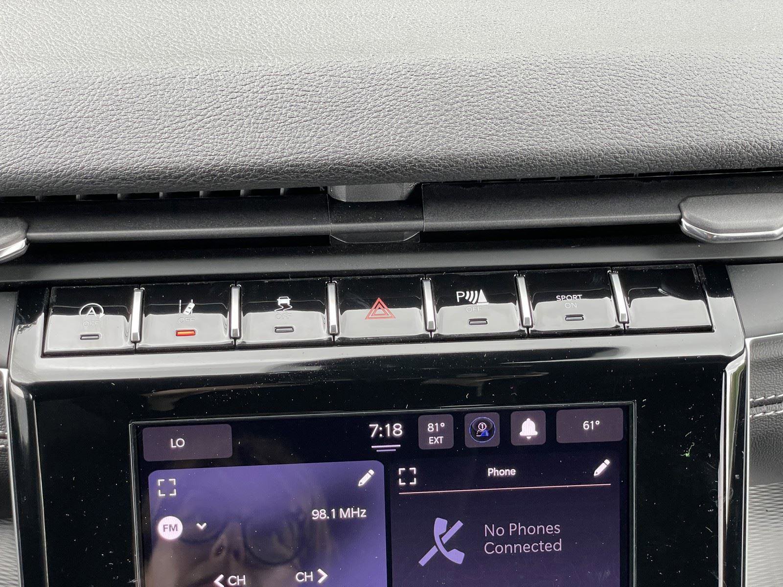 Used 2025 Jeep Grand Cherokee Laredo AWD/4WD image 26