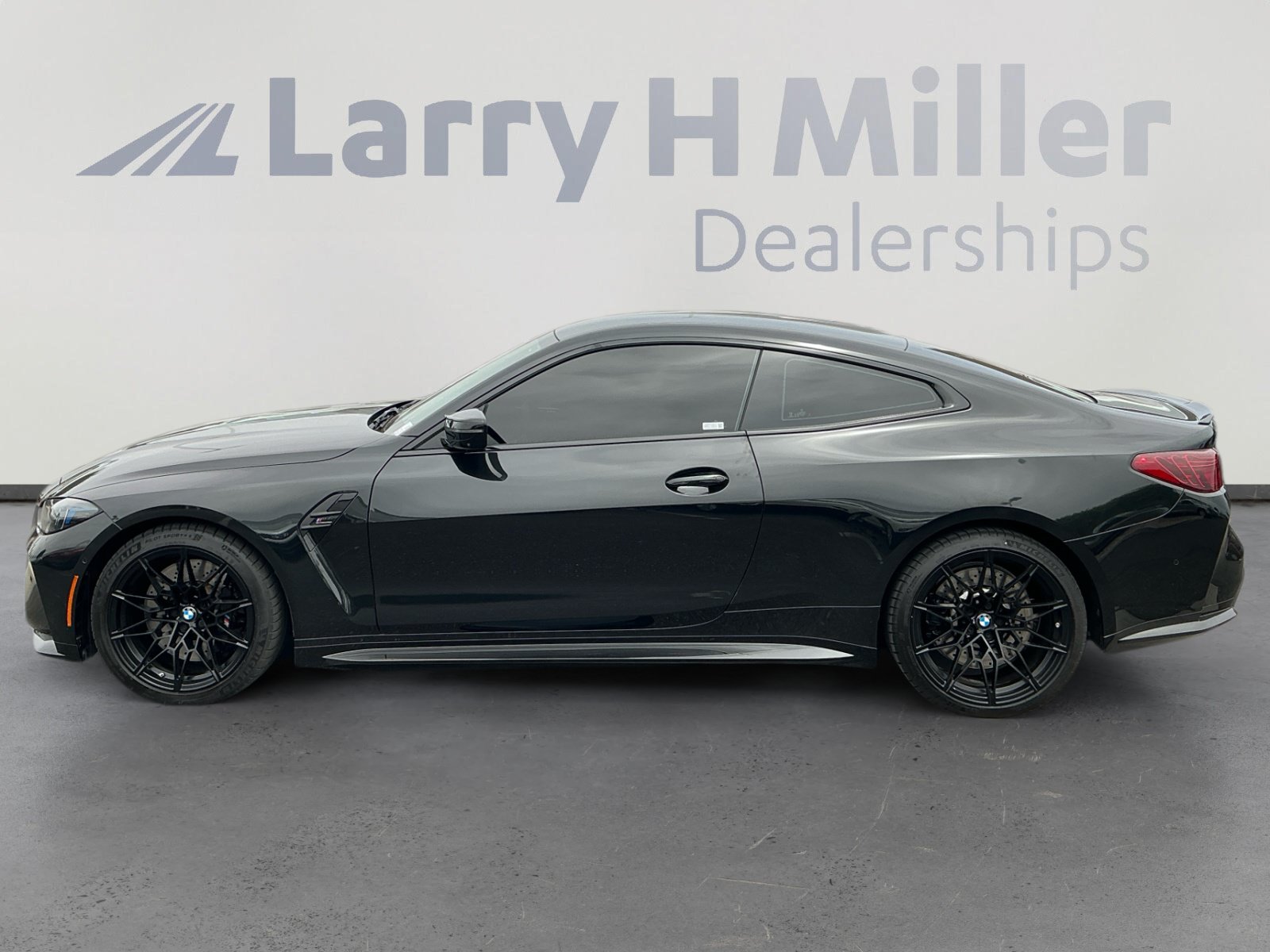 Used 2025 BMW M4 xDrive Competition AWD/4WD image 2