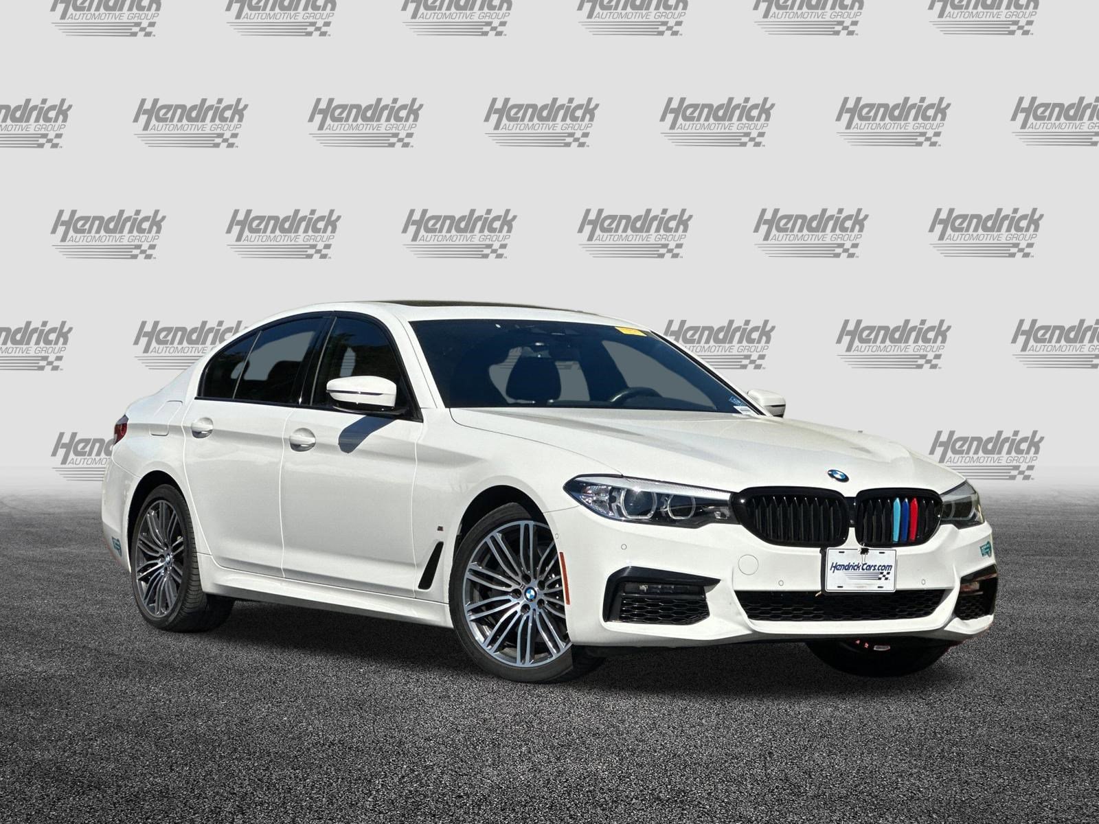 Used 2020 BMW 530e w/ M Sport Package image 2