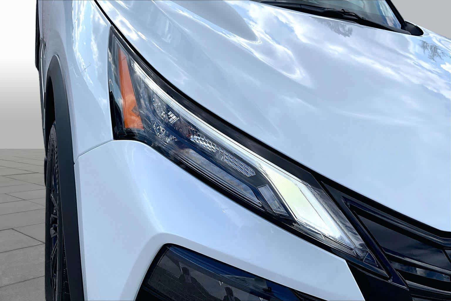New 2027 Nissan Rogue Dark Armor FWD image 13