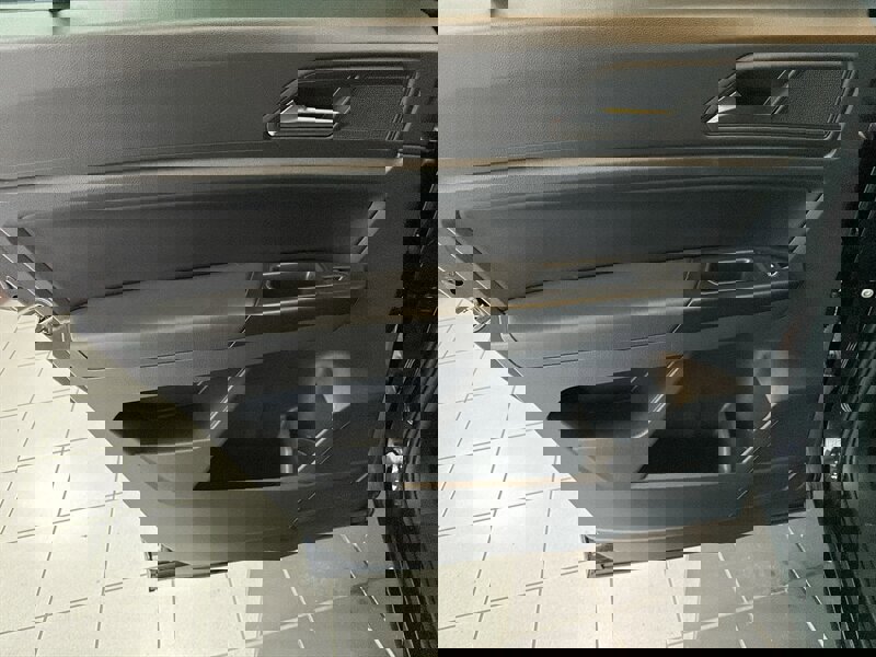 Used 2020 Volkswagen Atlas Cross Sport SEL R-Line AWD/4WD image 23