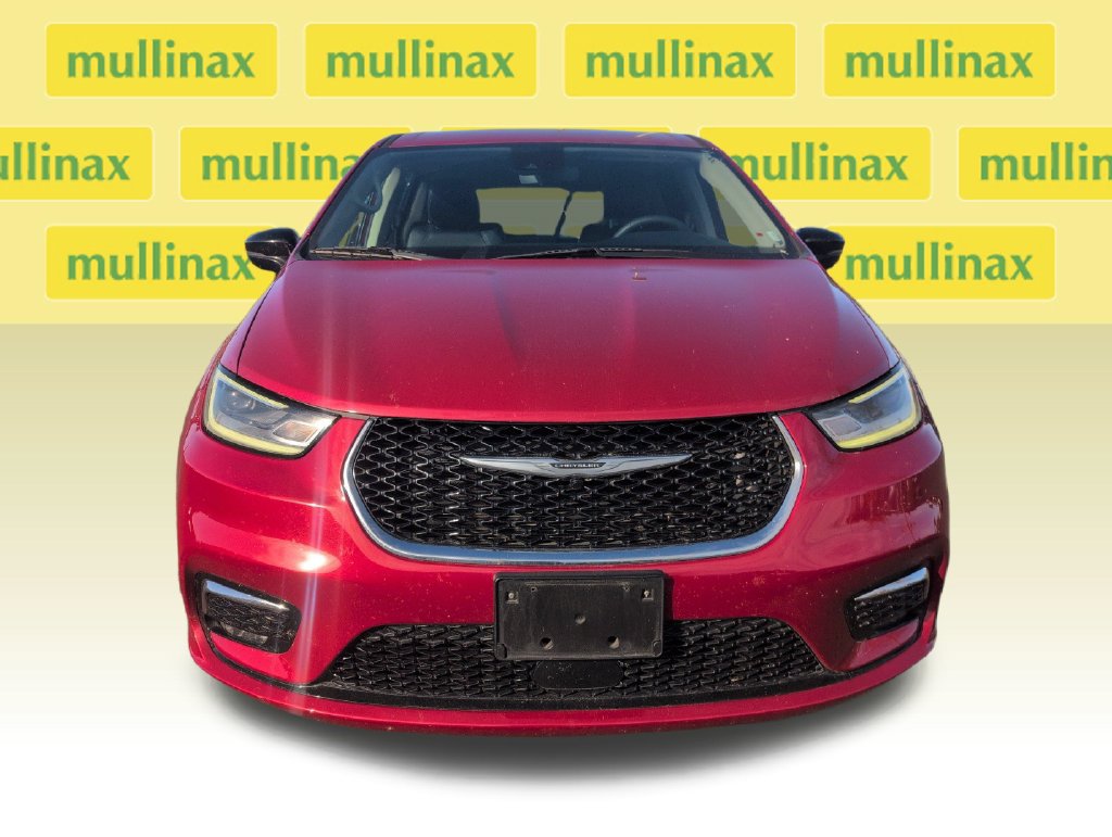 Used 2024 Chrysler Pacifica Touring-L FWD image 16