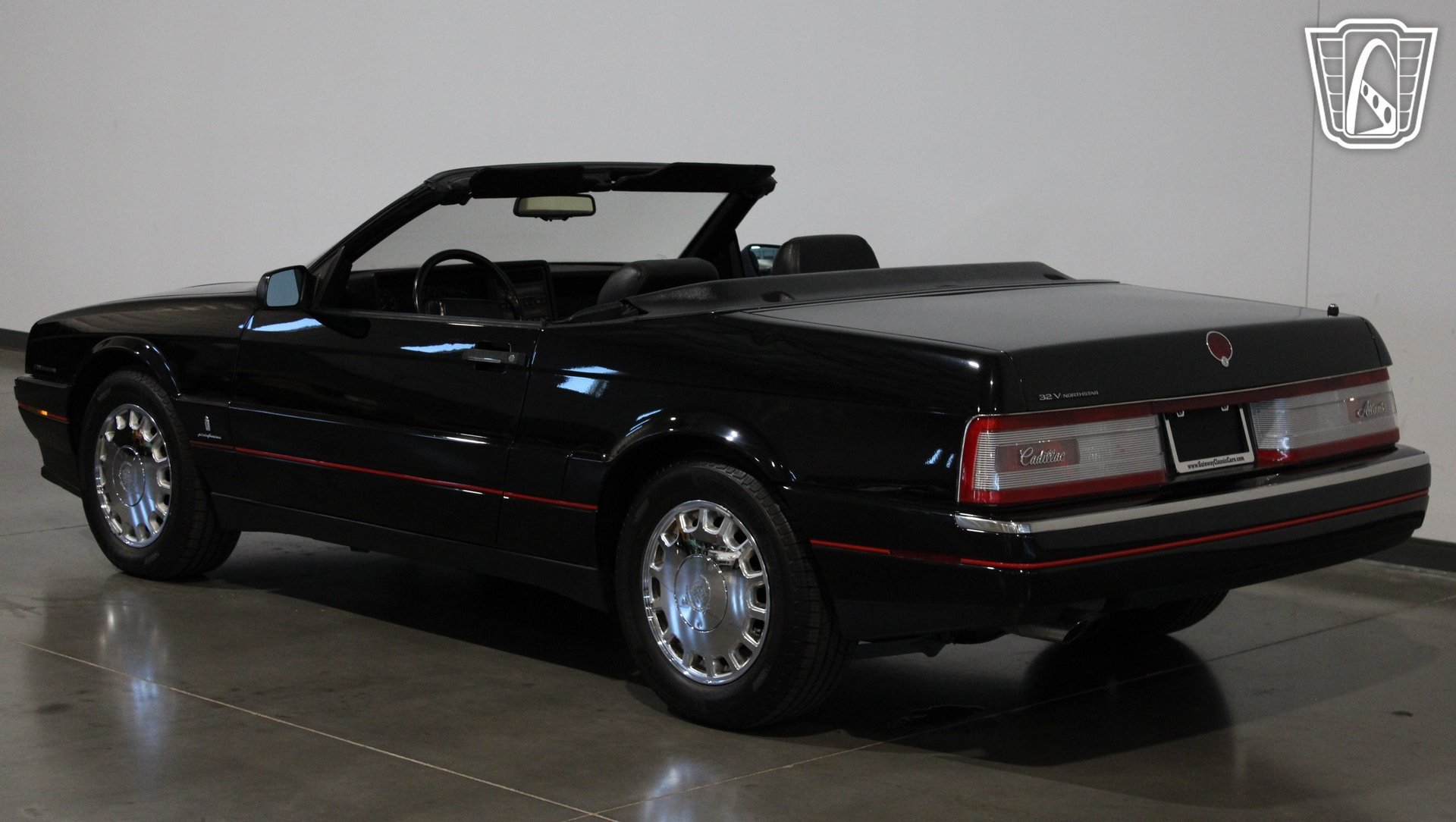 Used 1993 Cadillac Allante FWD image 19