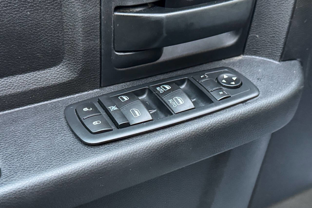 Used 2017 RAM 3500 Tradesman image 16