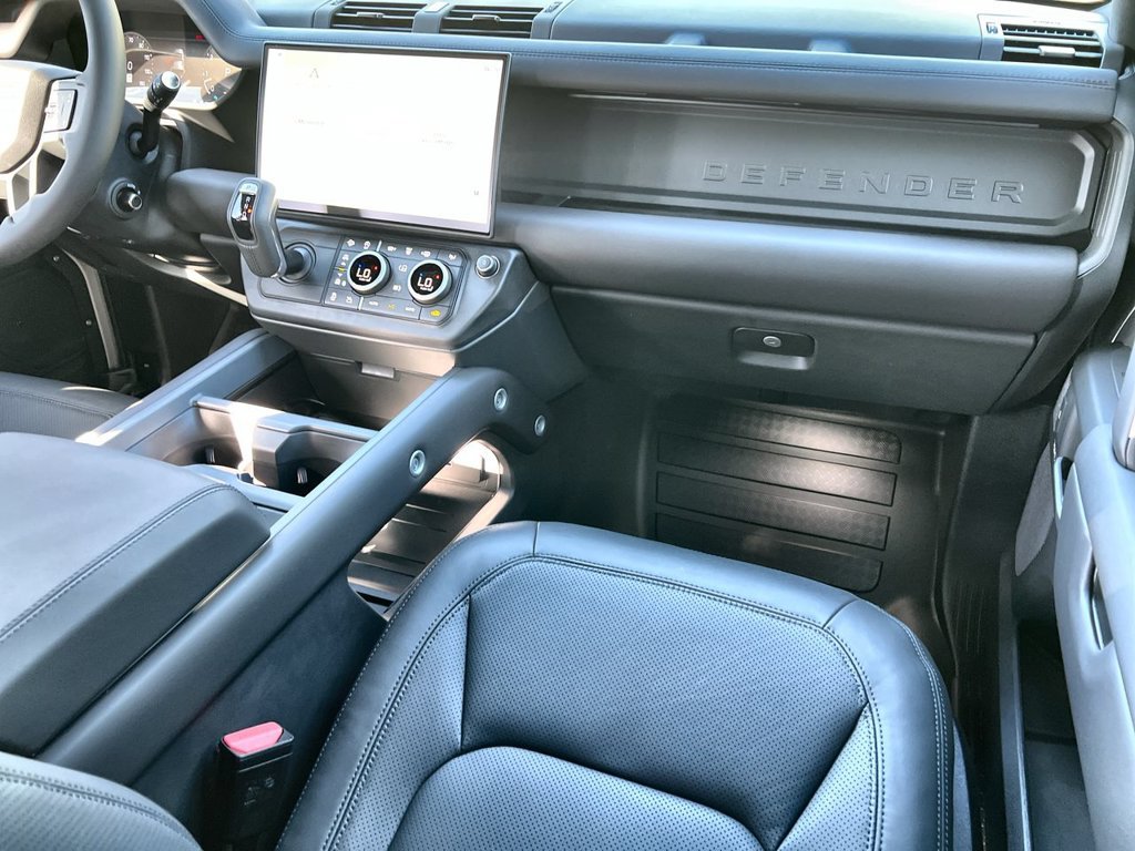 New 2026 Land Rover Defender 110 X-Dynamic SE AWD/4WD image 14