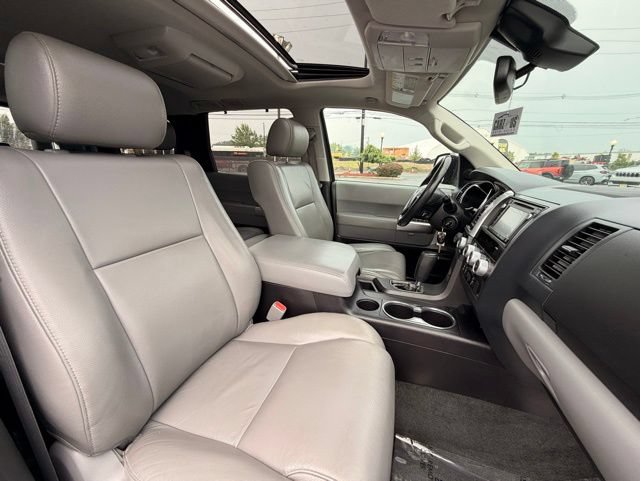 Used 2018 Toyota Sequoia Limited w/ Safety & Convenience Package AWD/4WD image 26