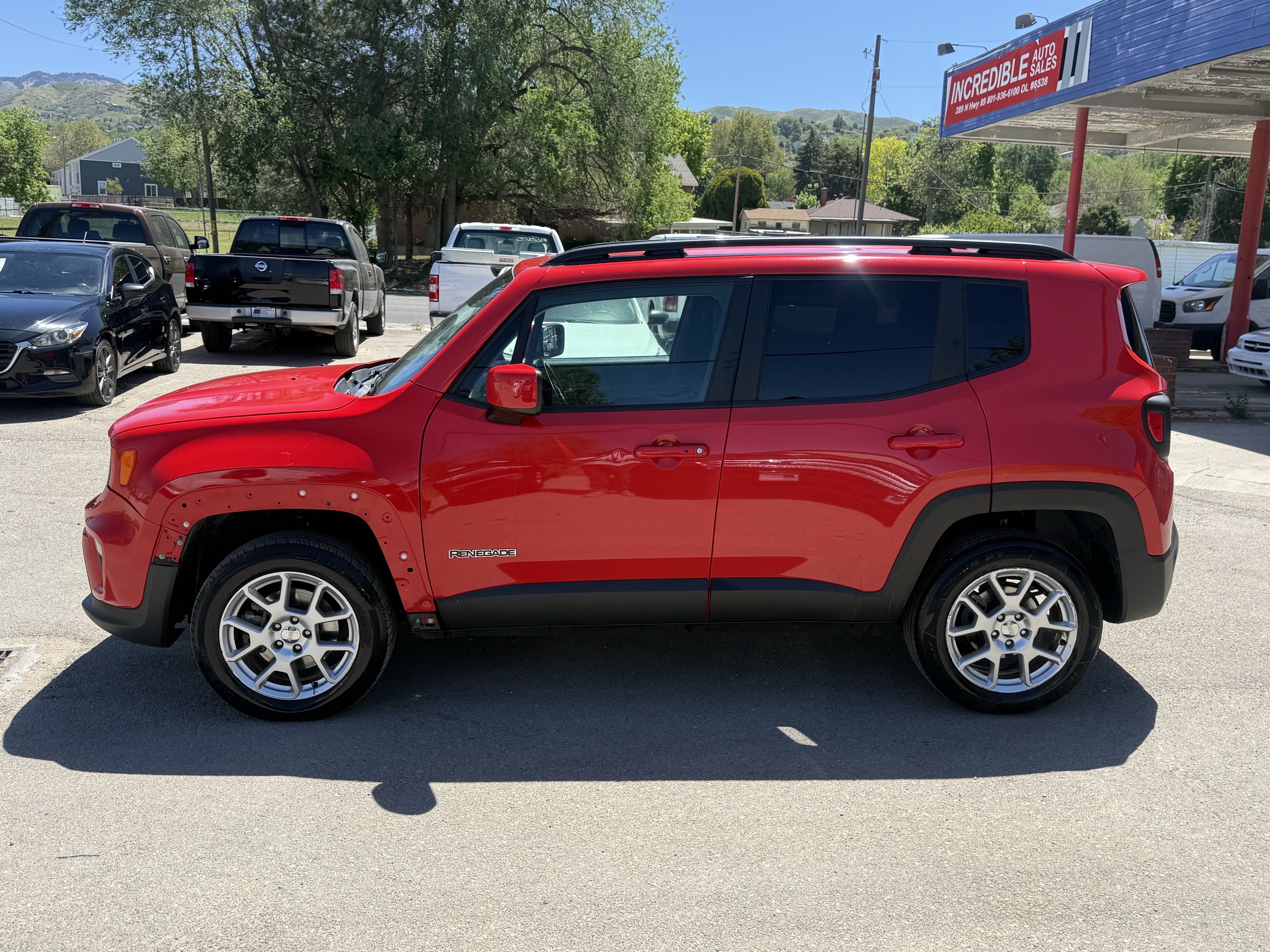 Used 2021 Jeep Renegade Latitude AWD/4WD image 6