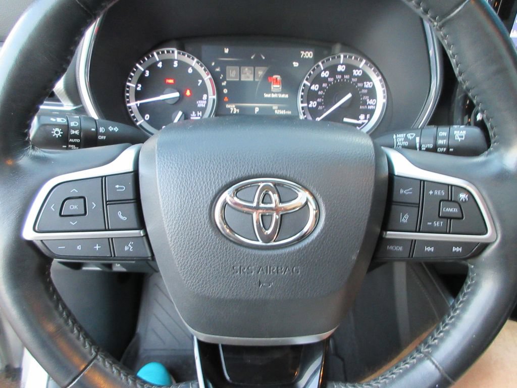 Used 2022 Toyota Highlander Platinum AWD/4WD image 27