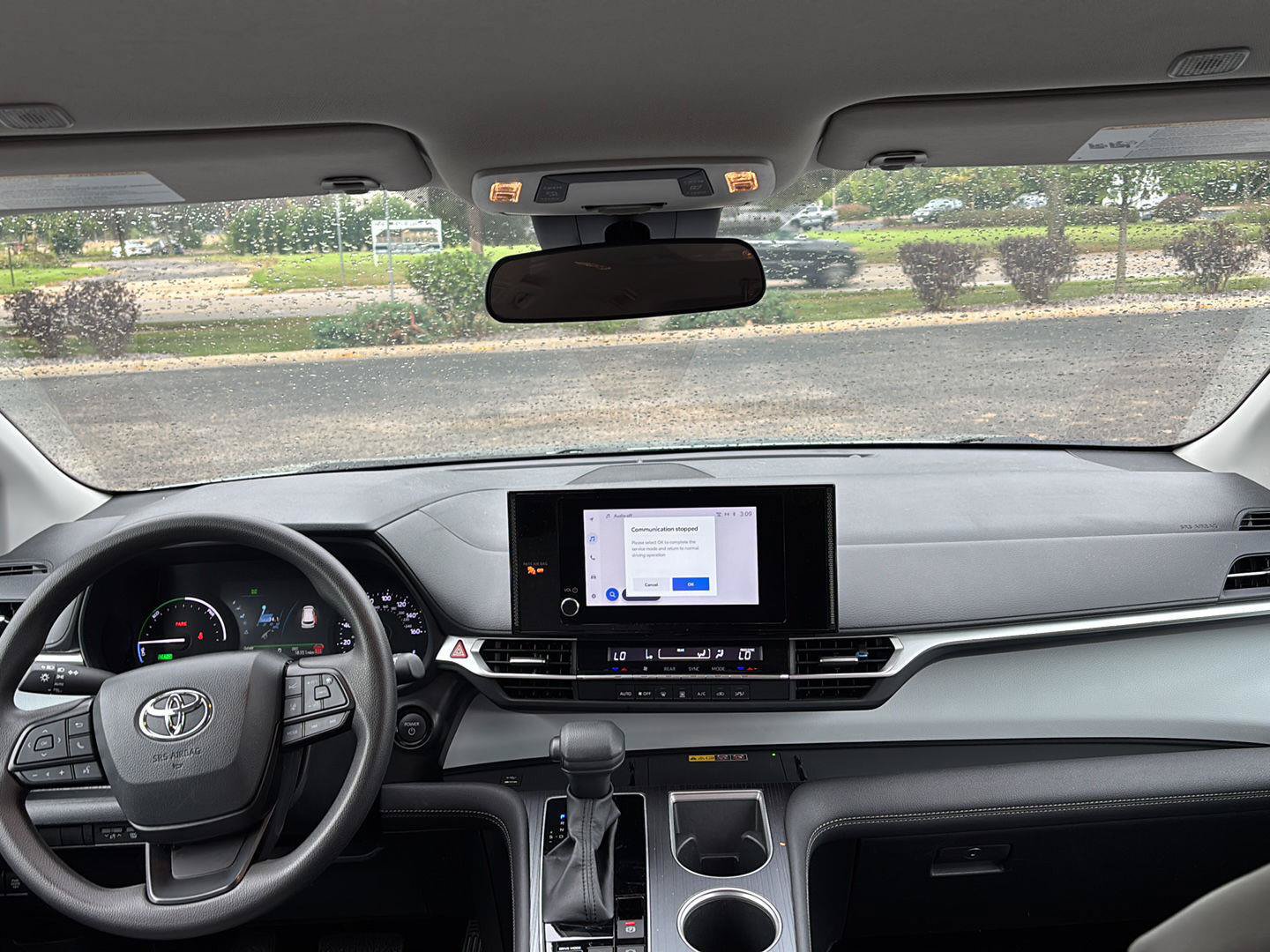 Used 2025 Toyota Sienna LE FWD image 18