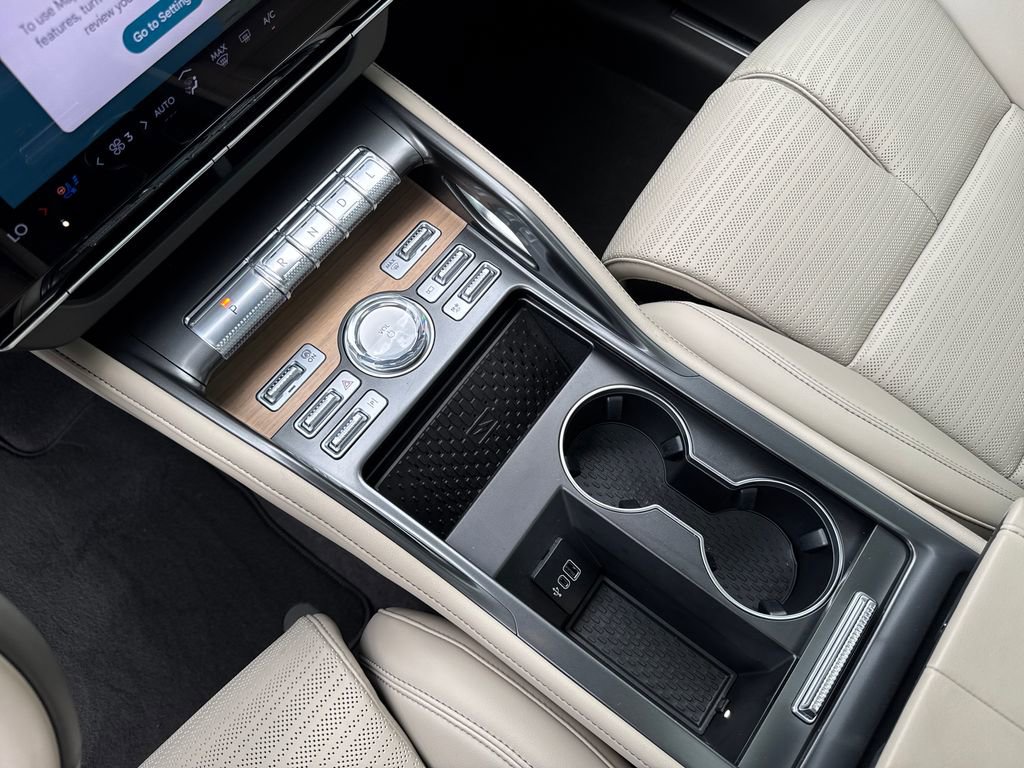 Used 2025 Lincoln Nautilus Reserve image 30