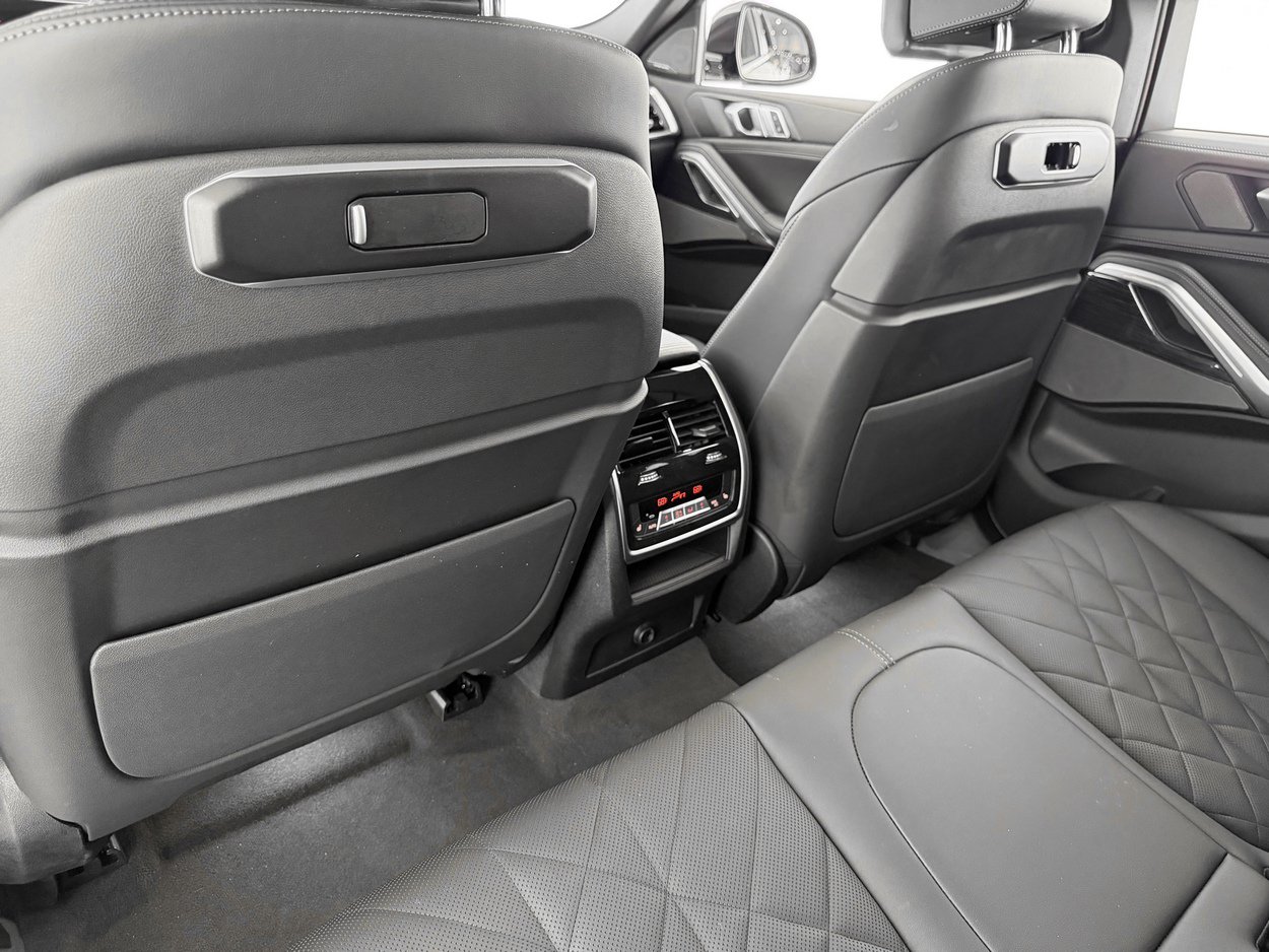 Used 2026 BMW X6 xDrive40i w/ Climate Comfort Package AWD/4WD image 25
