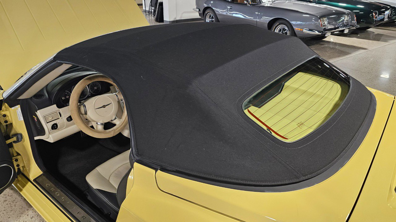 Used 2005 Chrysler Crossfire Limited image 23