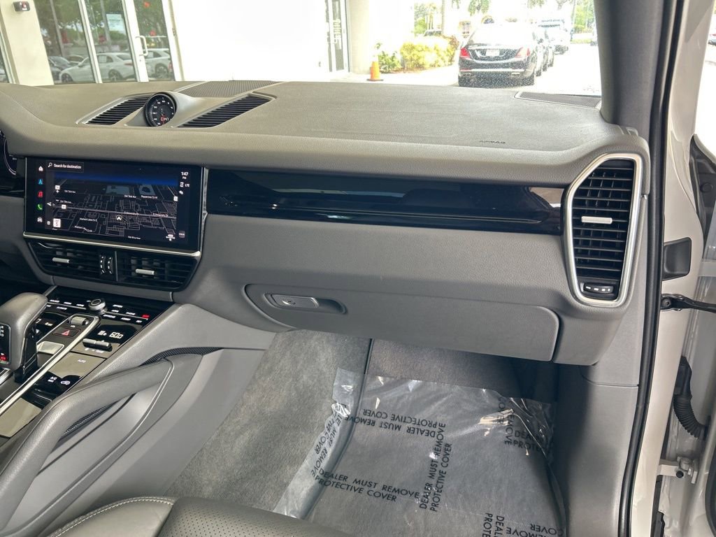 Used 2022 Porsche Cayenne Coupe image 21