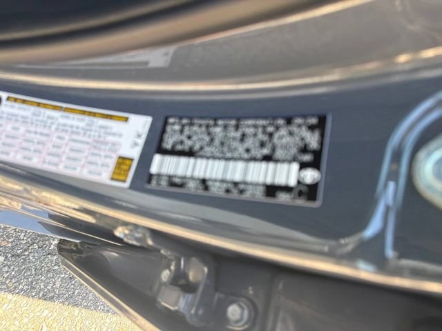 Used 2024 Toyota Prius LE FWD image 31