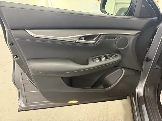 Used 2025 INFINITI QX55 Luxe w/ Accent Package image 14