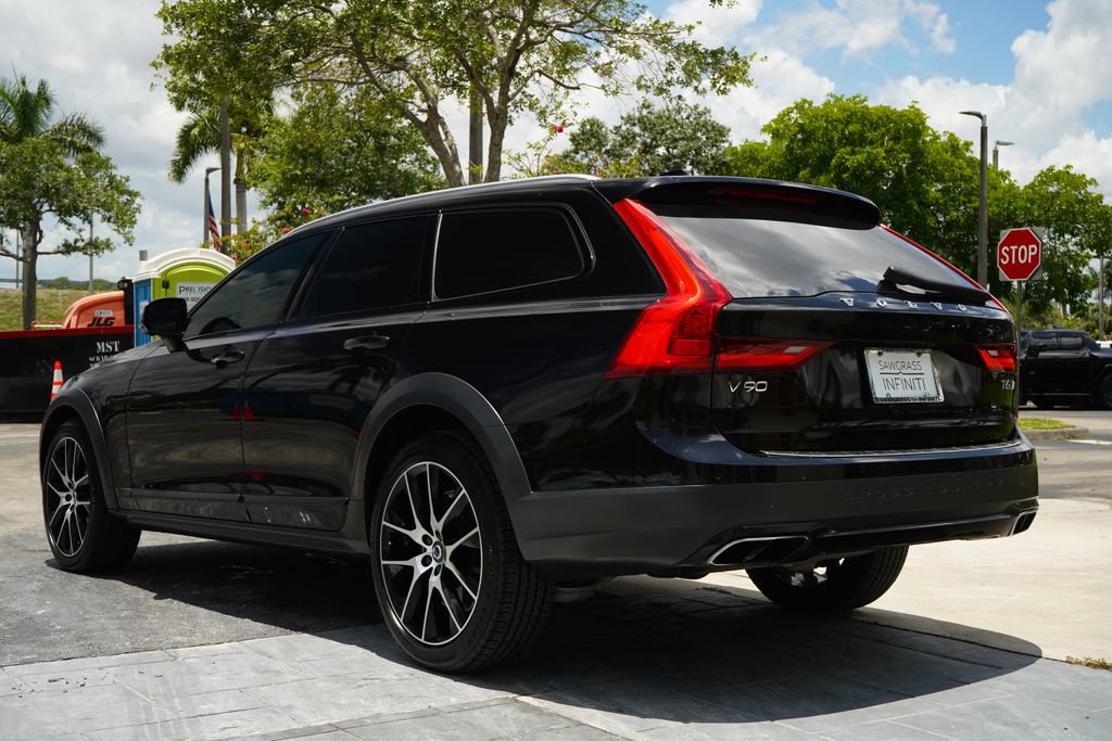 Used 2019 Volvo V90 T6 Cross Country AWD/4WD image 9