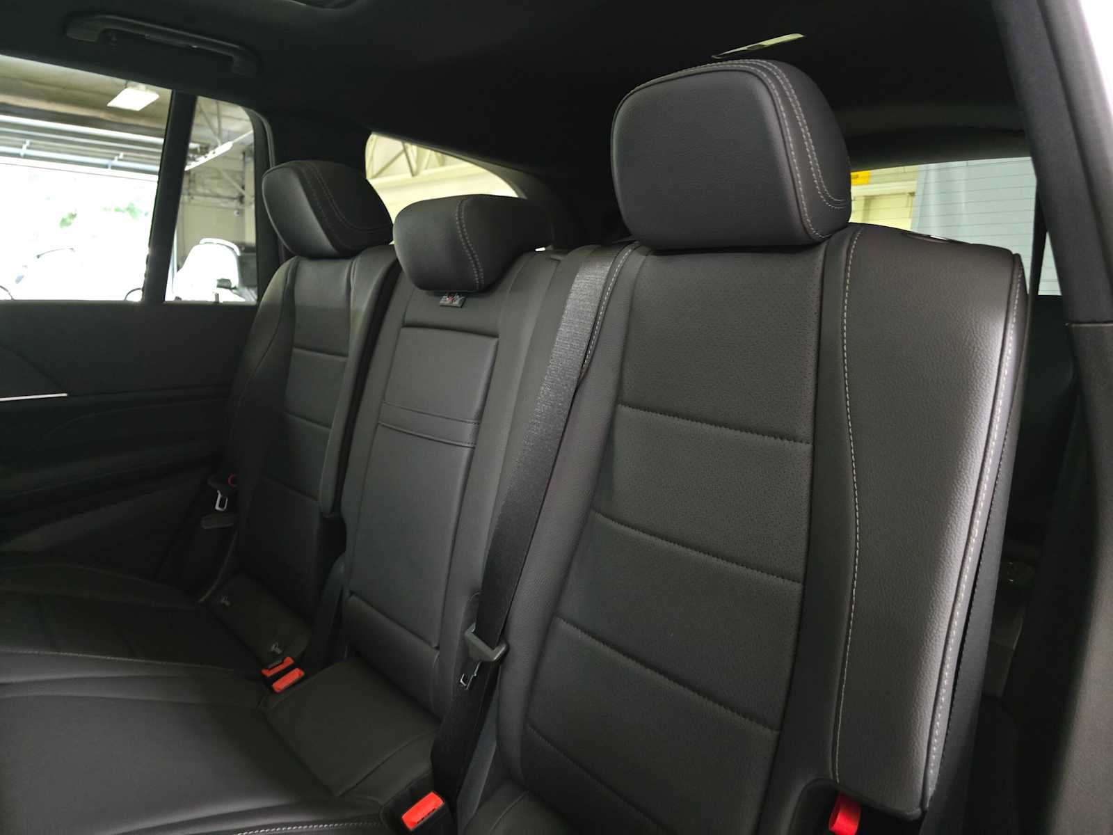Used 2026 Mercedes-Benz GLS 450 4MATIC image 17