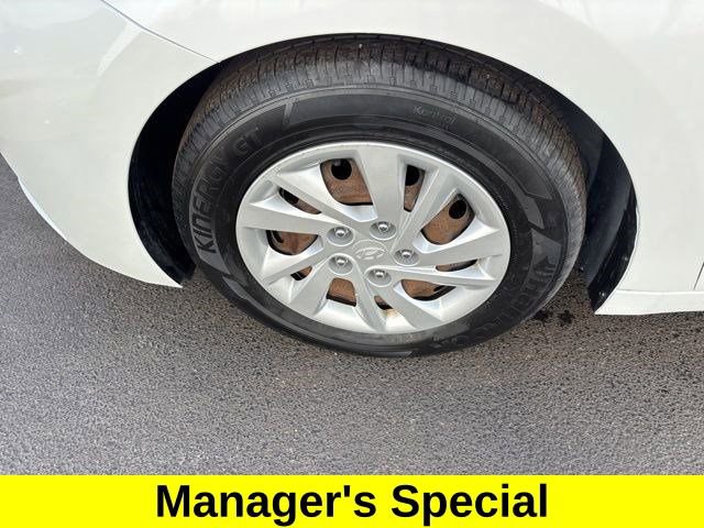 Used 2019 Hyundai Elantra SE w/ Cargo Package image 43