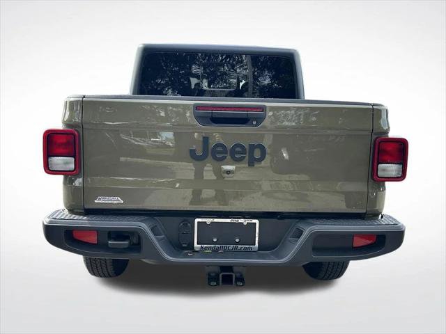 Certified 2025 Jeep Gladiator Sport AWD/4WD image 5