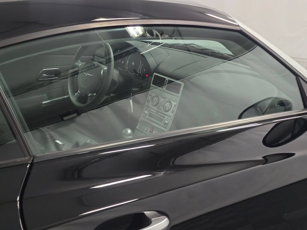 Used 2006 Chrysler Crossfire Limited RWD image 32