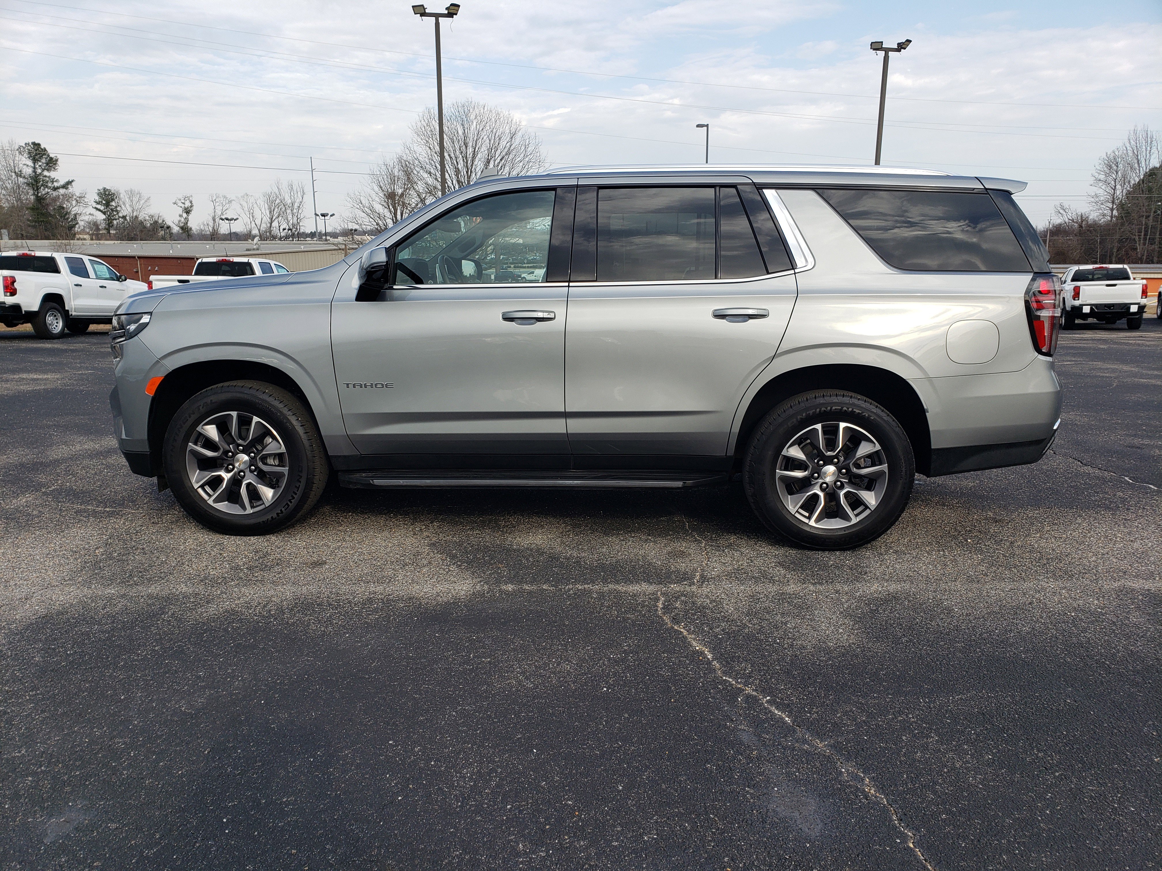 Used 2024 Chevrolet Tahoe LT w/ Luxury Package image 6