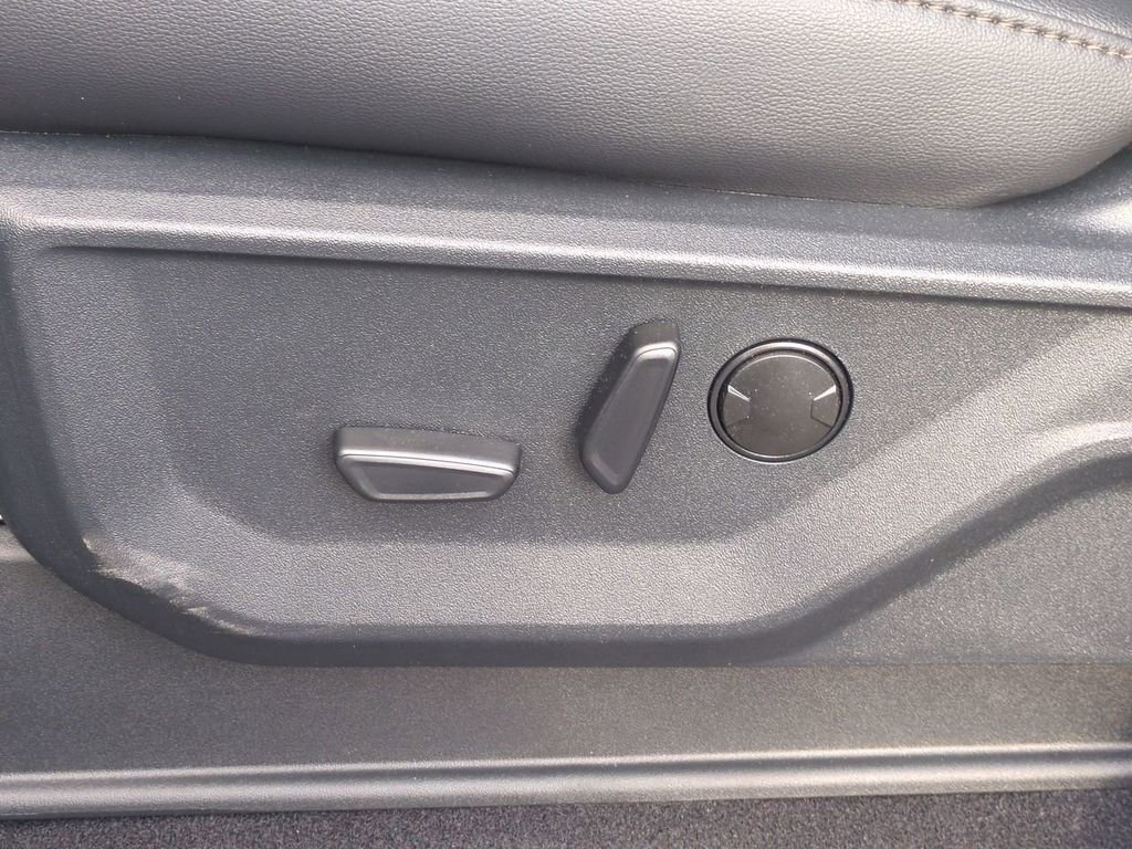 New 2025 Ford F150 Lariat w/ Equipment Group 501A Mid image 20