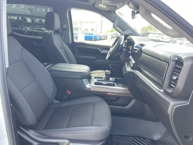 Used 2025 Chevrolet Silverado 1500 LT AWD/4WD image 28