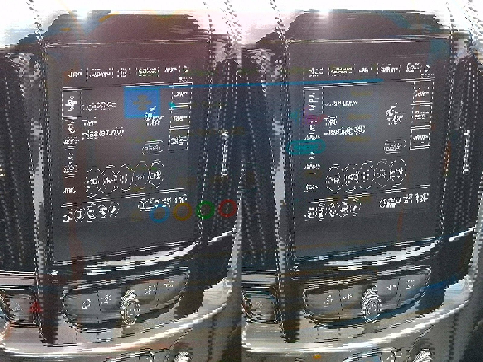 Used 2023 Chevrolet Traverse LT w/ Midnight/Sport Edition image 17