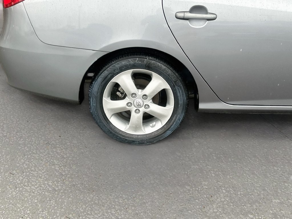 Used 2010 Hyundai Elantra SE FWD image 27