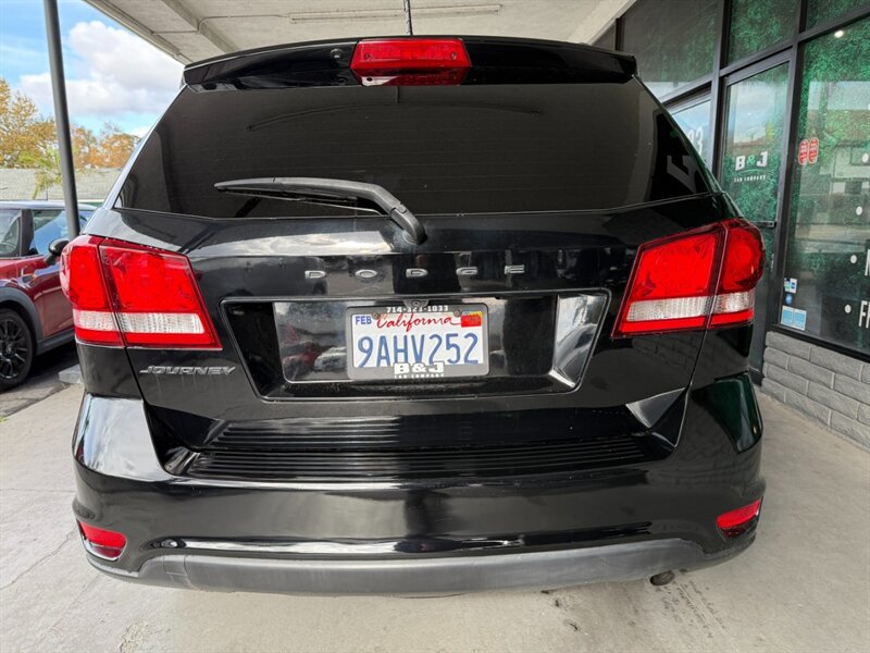 Used 2019 Dodge Journey SE w/ Premium Group FWD image 14