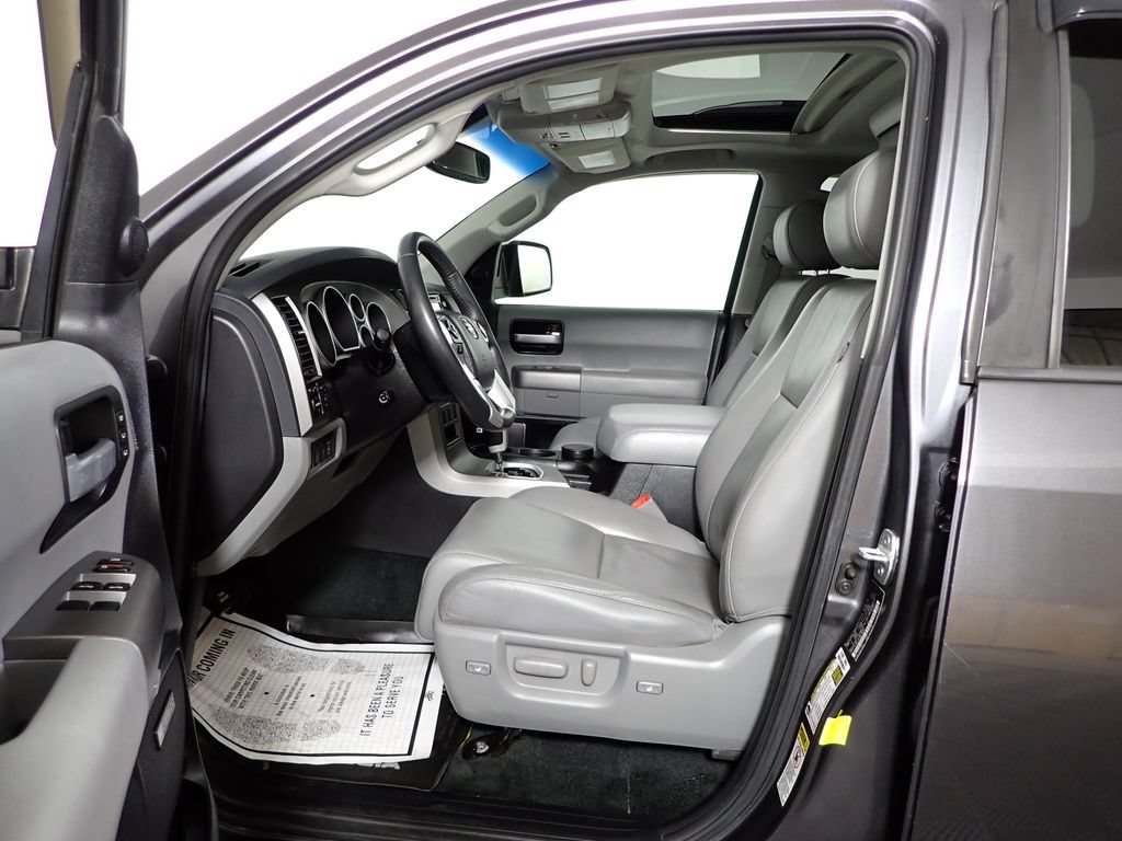 Used 2017 Toyota Sequoia Limited w/ Safety & Convenience Package AWD/4WD image 27