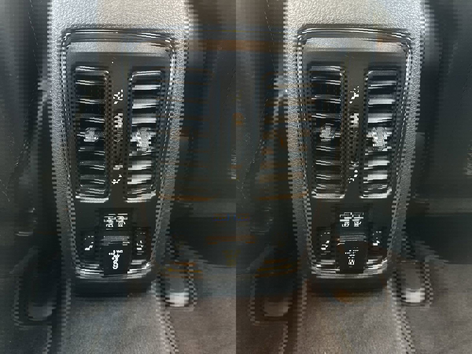 Used 2016 Dodge Durango Limited w/ Premium Group image 22