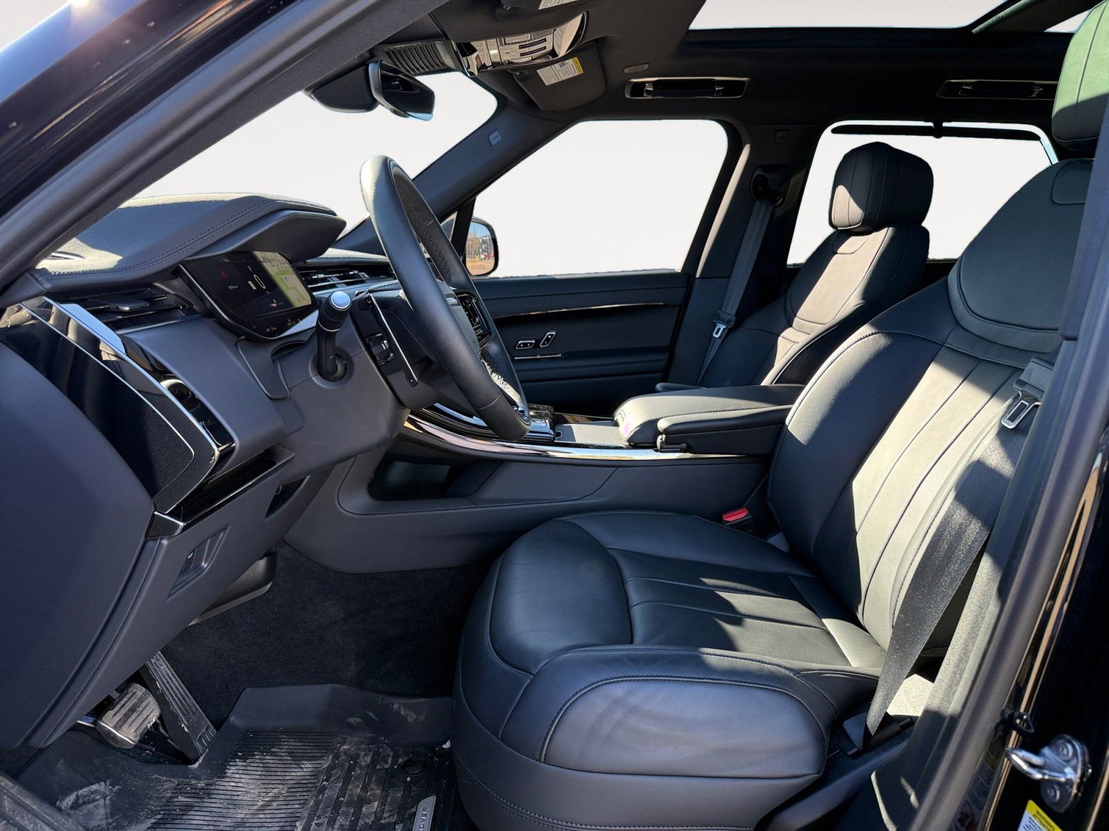 Used 2025 Land Rover Range Rover Sport Dynamic SE image 9