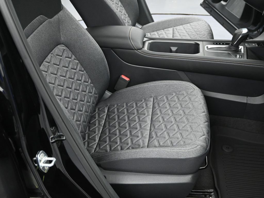 Certified 2025 Nissan Kicks SV image 13