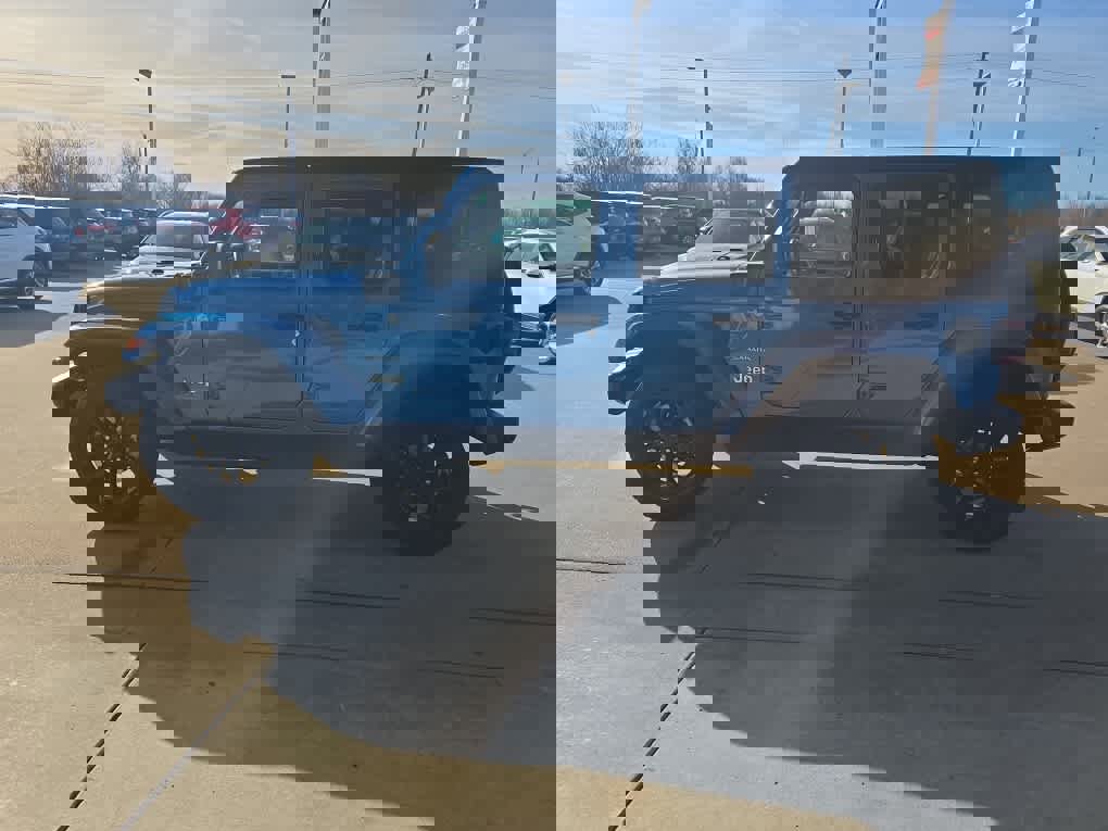 Used 2023 Jeep Wrangler Sahara w/ Cold Weather Group image 5