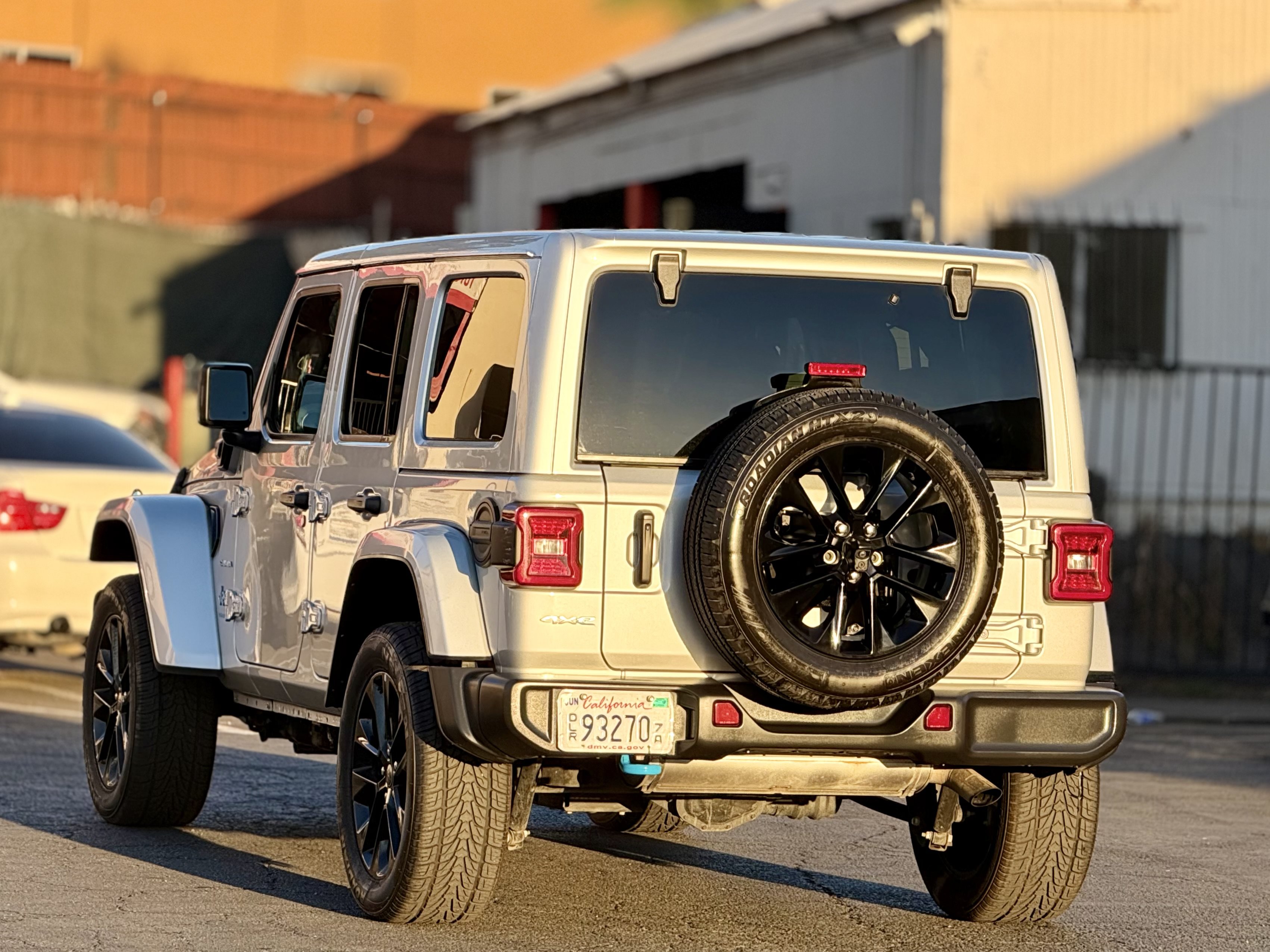 Used 2024 Jeep Wrangler Unlimited Sahara AWD/4WD image 15
