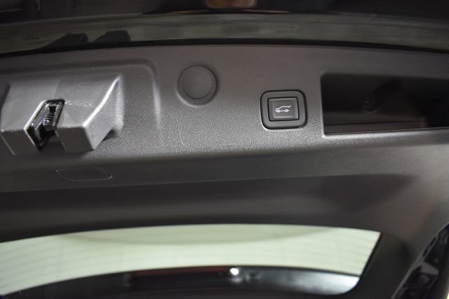 Used 2023 Chevrolet Equinox LT FWD image 30