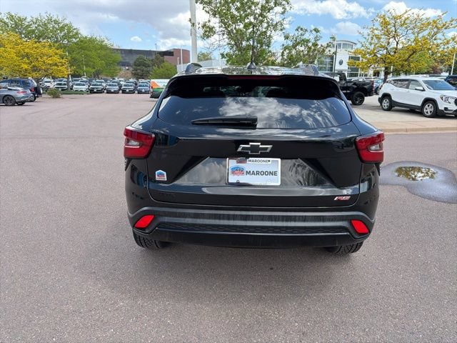 Used 2024 Chevrolet Trax RS w/ Sunroof Package FWD image 5