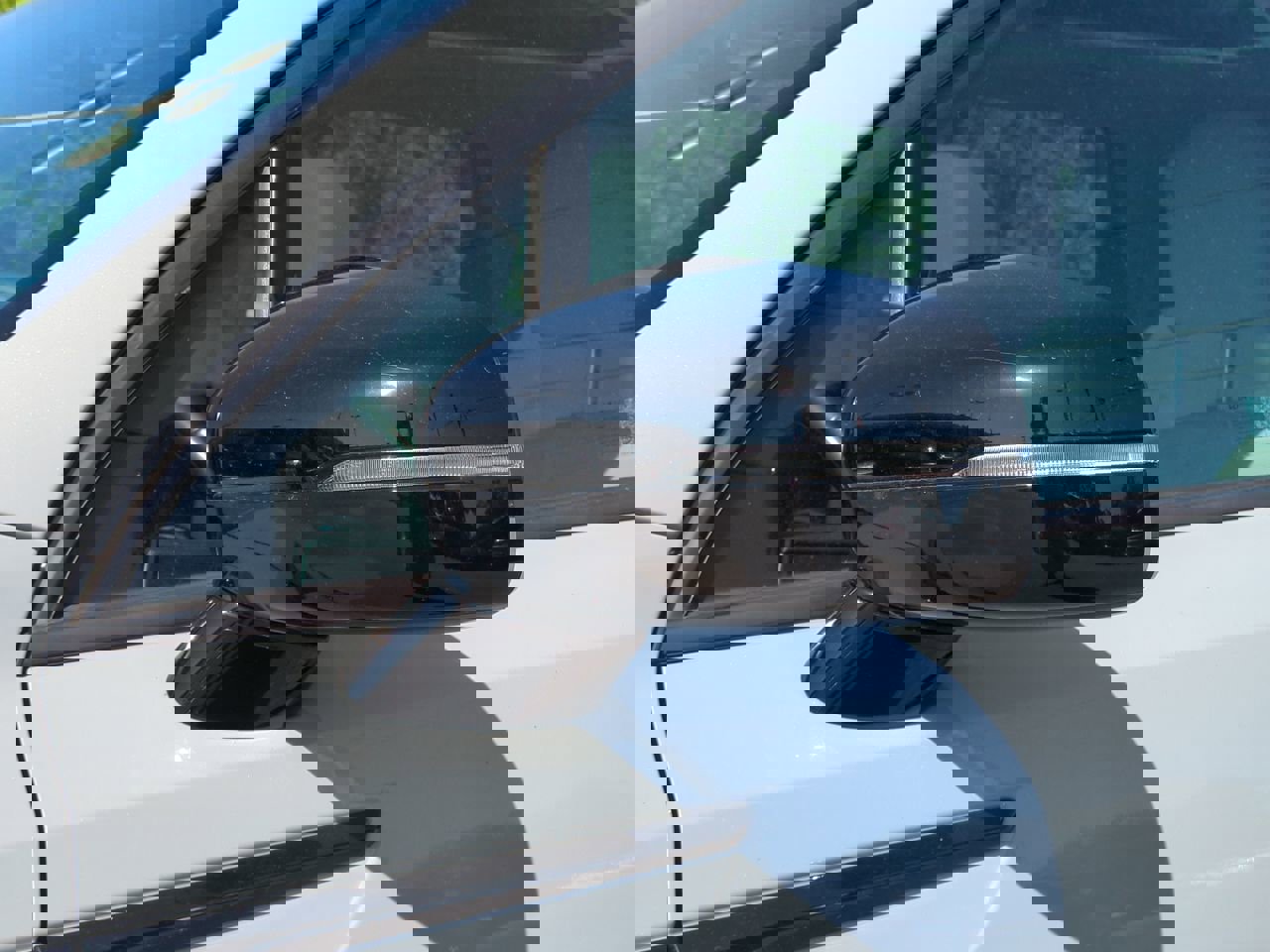 Used 2022 Kia Sorento EX w/ Panoramic Sunroof Package image 12