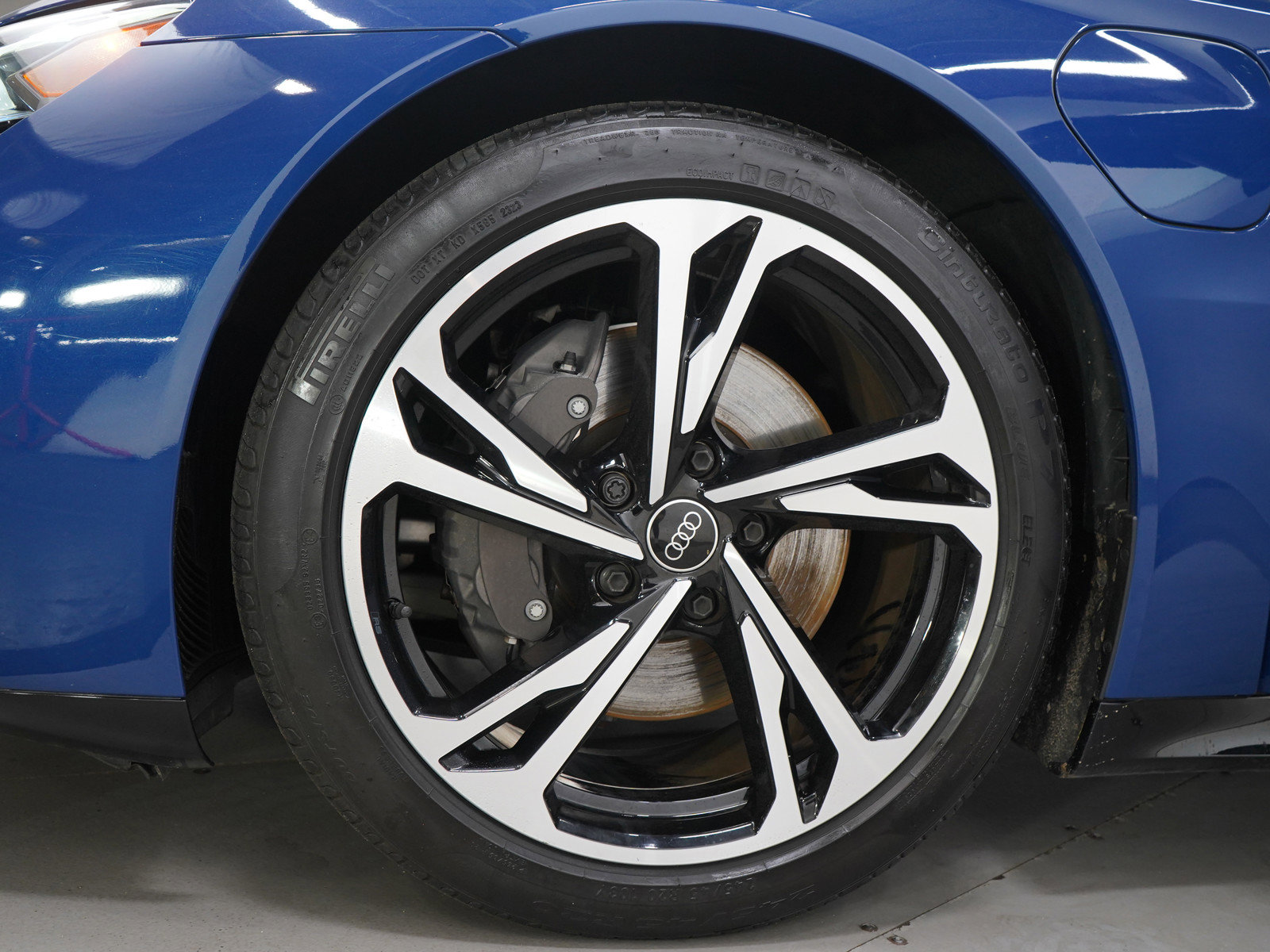 Used 2023 Audi e-tron GT Premium Plus w/ Performance Package image 31