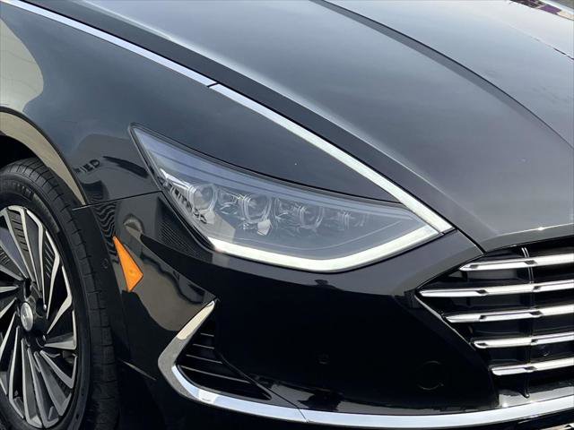 Used 2022 Hyundai Sonata Limited w/ Cargo Package FWD image 9