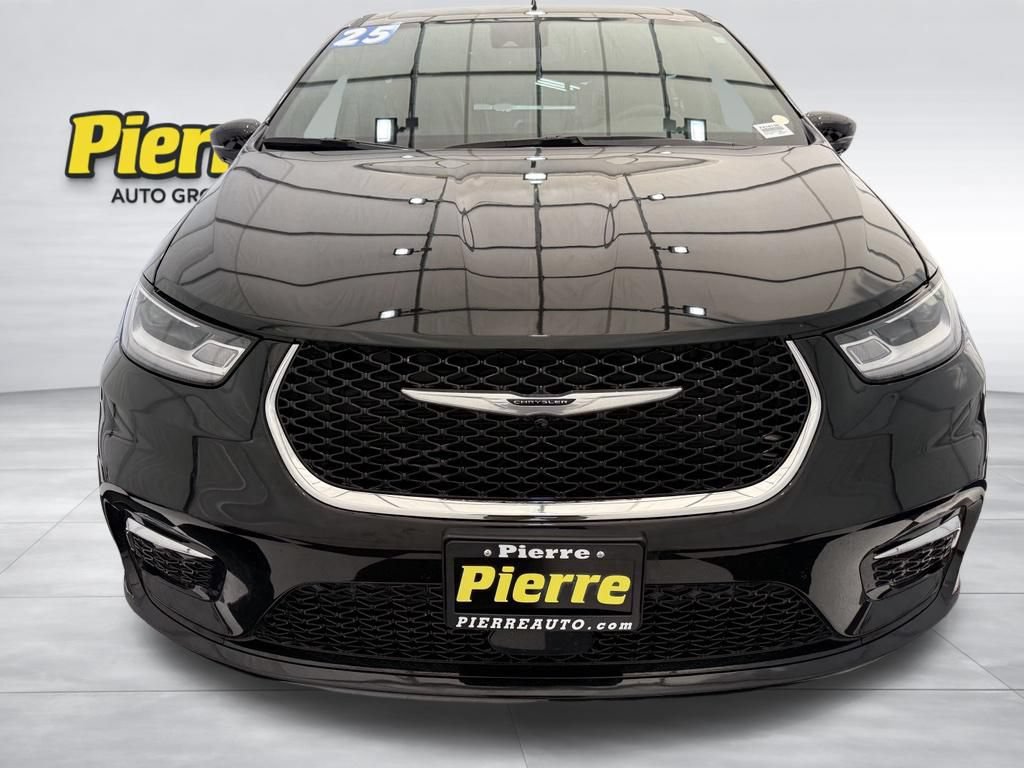 Used 2025 Chrysler Pacifica Select FWD image 8