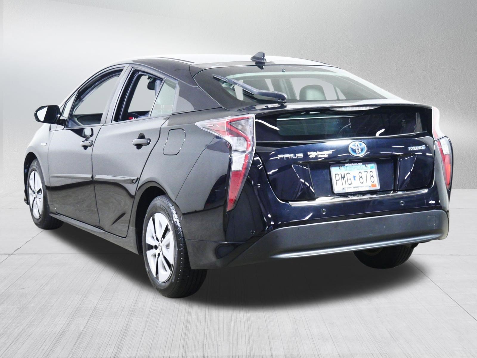 Used 2017 Toyota Prius Four w/ Protection Package FWD image 5