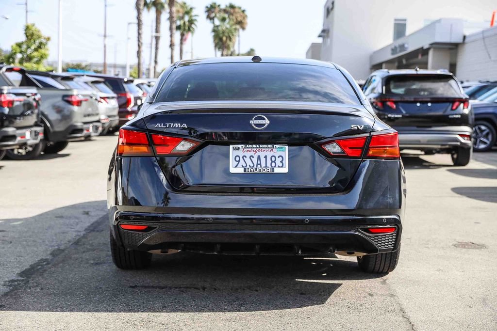 Used 2024 Nissan Altima 2.5 SV FWD image 5