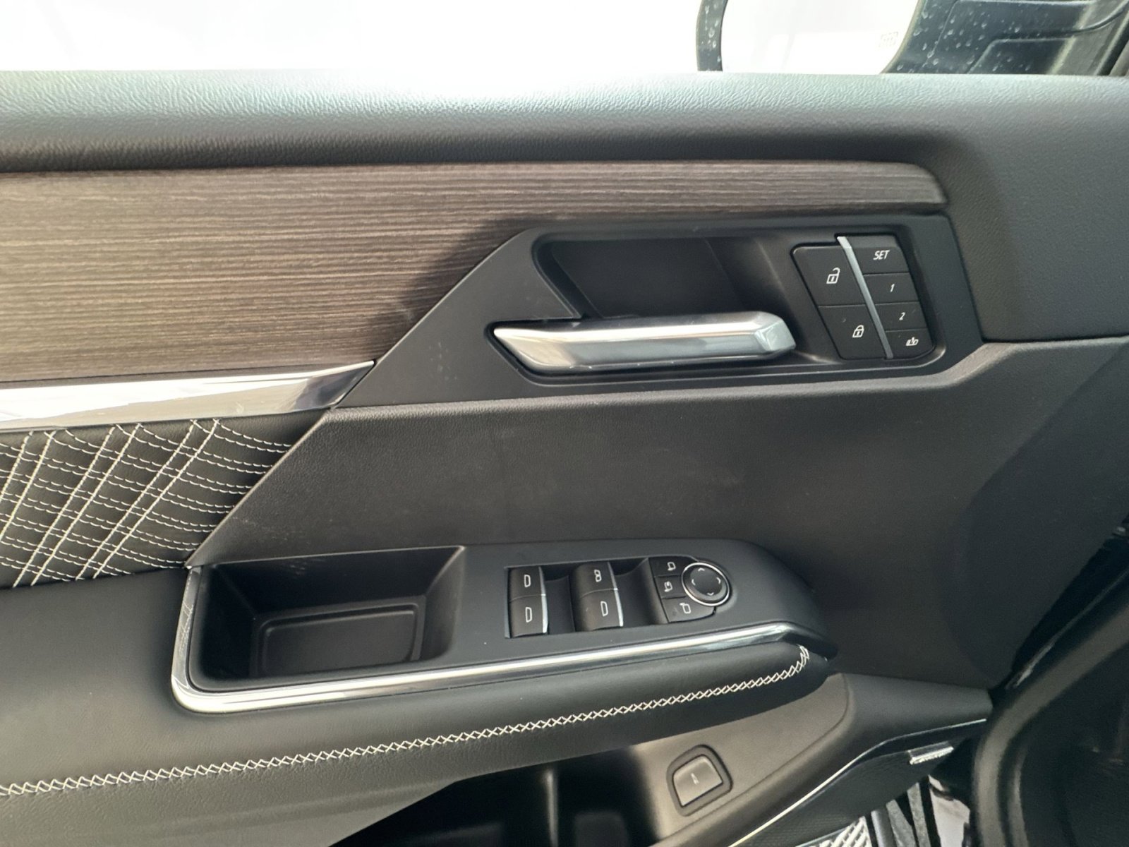 New 2026 GMC Acadia Denali w/ Super Cruise Package image 15