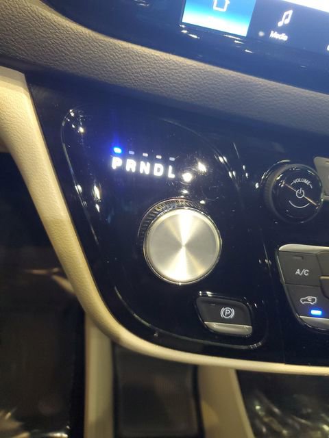 Used 2023 Chrysler Pacifica Touring-L FWD image 25