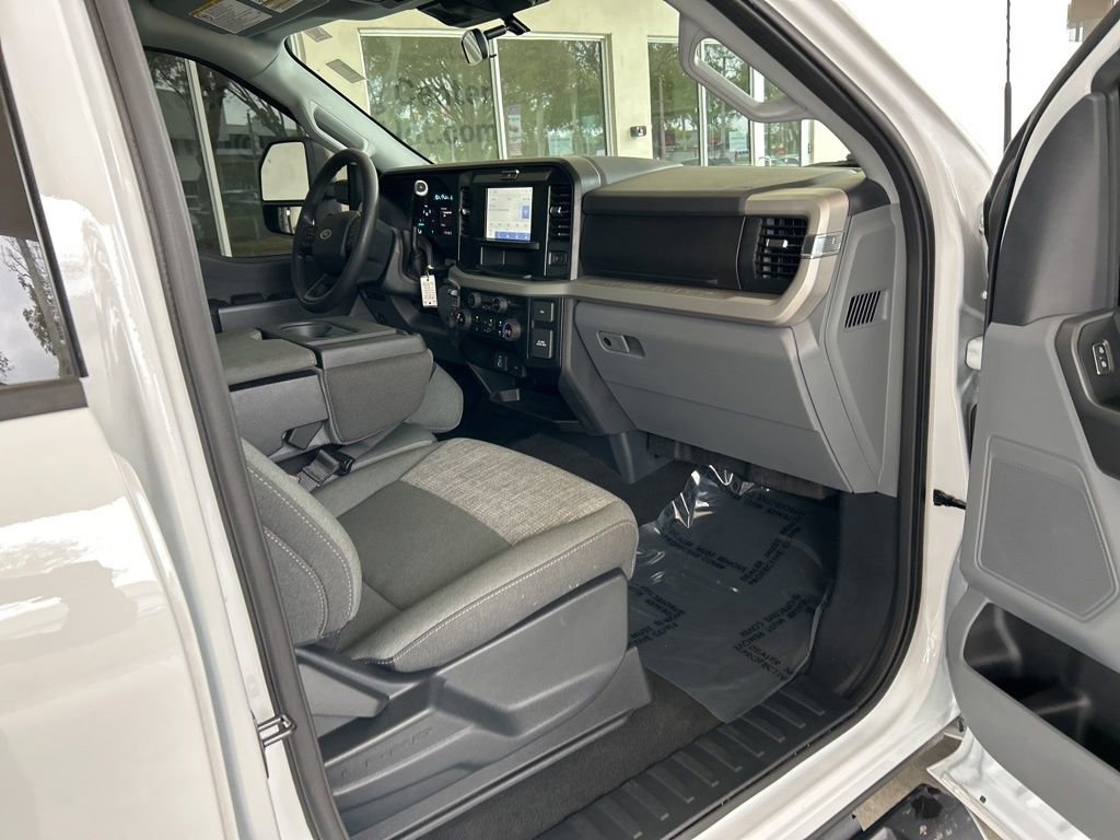 Used 2025 Ford F350 XLT image 27