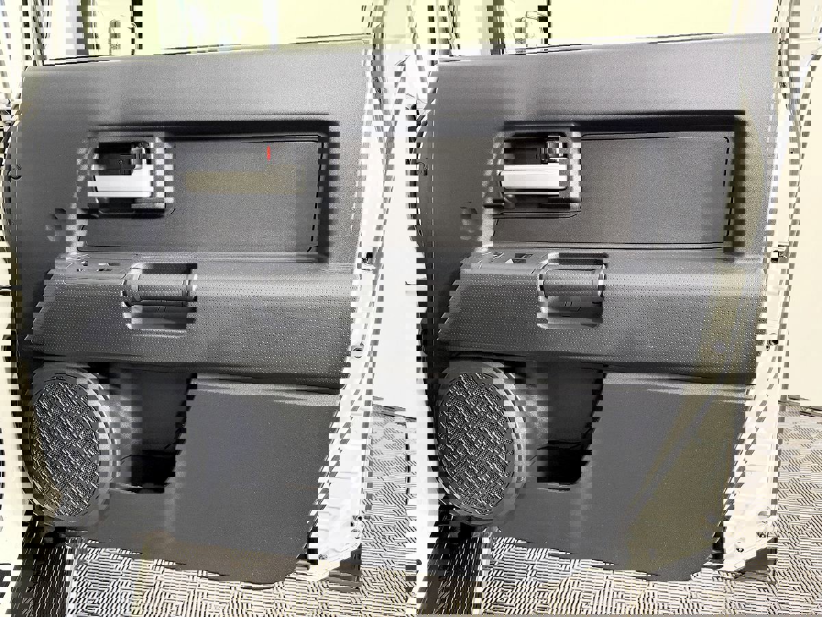 Used 2013 Toyota FJ Cruiser 4WD image 35