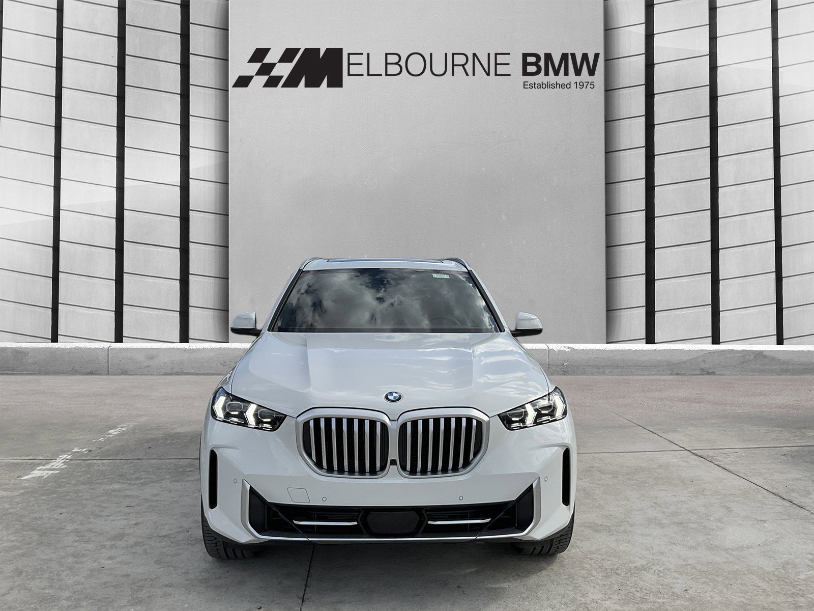 New 2026 BMW X5 sDrive40i image 2