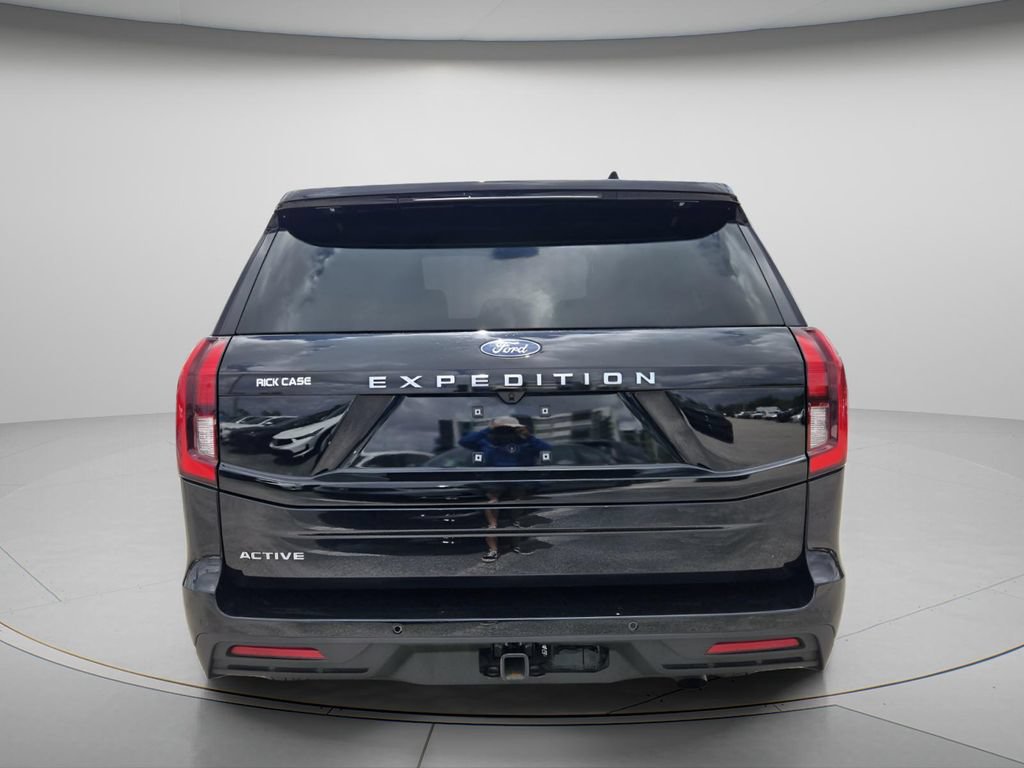 Used 2025 Ford Expedition Active AWD/4WD image 6